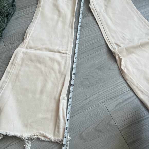 New express Mid Rise Medium Wash '70s Flare Jean. Perfect y2k look. Size 0 - Picture 7 of 7